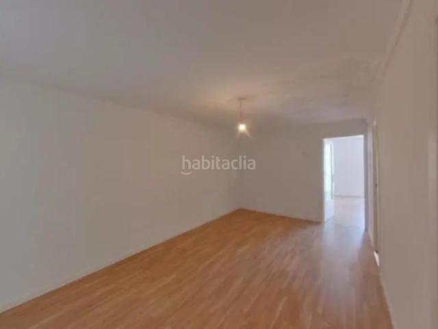 Piso en venta en Barcelona, Raval. Barcelona Barcelona. EN RENTABILIDAD se vende alquilado, no se puede visitar ni hipotecar. Pisos.