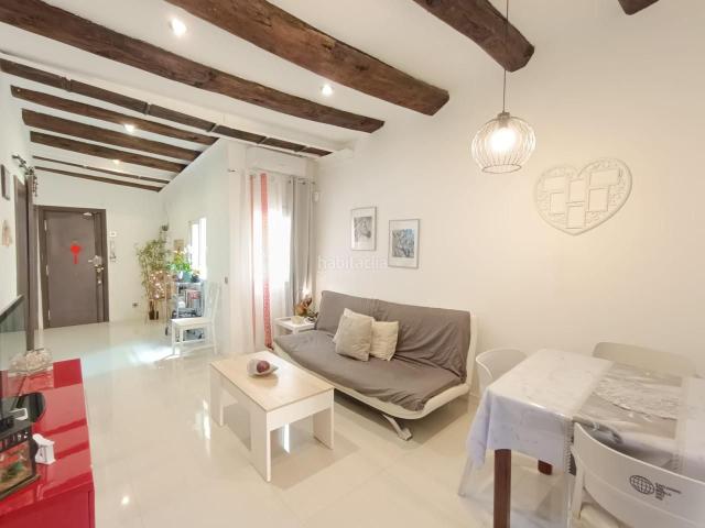 Piso en venta en Barcelona, Raval. Bonito piso en venta en Ciutat Vella. Pisos.