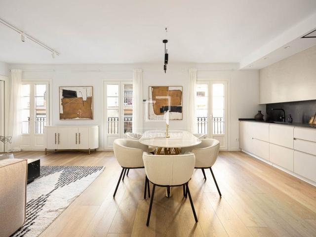 Piso en venta en Barcelona, Raval. En venta exclusiva vivienda de obra nueva de tres dormitorios en el centro de Barcelona. Pisos.