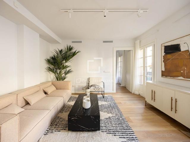 Piso en venta en Barcelona, Raval. En venta exclusiva vivienda de obra nueva de tres dormitorios en el centro de Barcelona. Pisos.