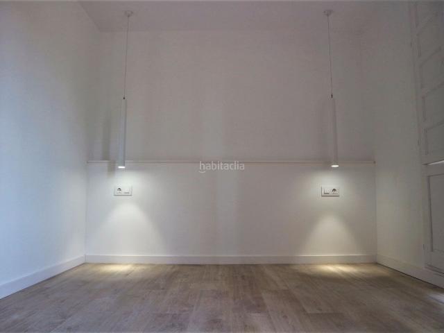 Piso en venta en Barcelona, Raval. INVERSORES!. Pisos.