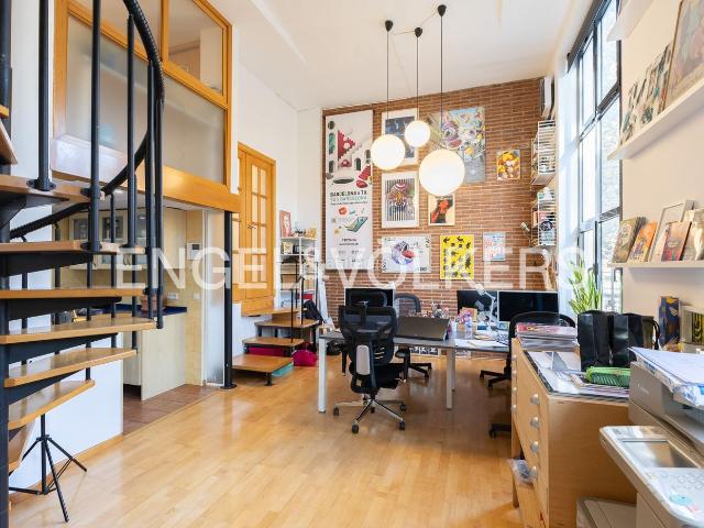 Piso en venta en Barcelona, Raval. Loft dúplex de diseño. Pisos.