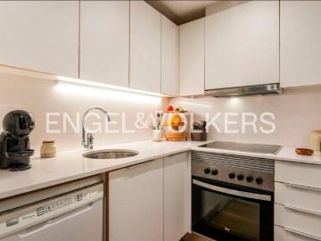 Piso en venta en Barcelona, Raval. Luminoso apartamiento reformado con ascensor en centro cuidad. Pisos.