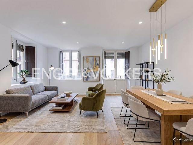 Piso en venta en Barcelona, Raval. Luminoso piso de obra nueva al lado de Las Ramblas de Barcelona. Pisos.