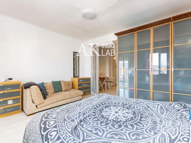 Piso en venta en Barcelona, Raval. Luminoso piso en venta en el corazón del Raval, Barcelona. Pisos.