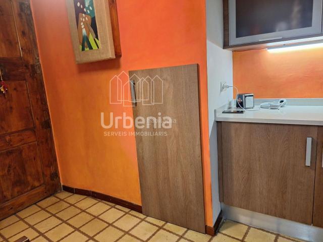 Piso en venta en Barcelona, Raval. Magnífico piso en el corazón de El Raval, Barcelona. Pisos.