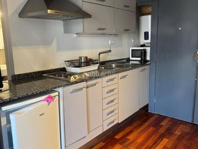 Piso en venta en Barcelona, Raval. Oportunidad Única en El Raval Acogedor Piso. Pisos.