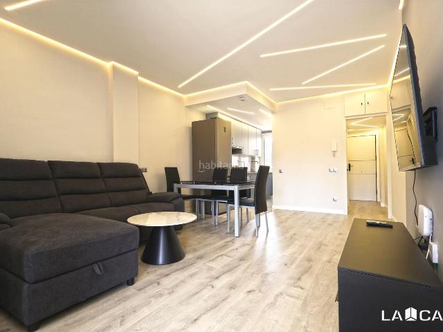 Piso en venta en Barcelona, Raval. oportunidad en la zona. Pisos.