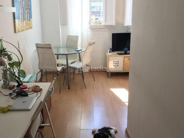 Piso en venta en Barcelona, Raval. ¡Oportunidad! Piso muy luminoso, exterior a patio de manzana y muy tranquilo. Pisos.