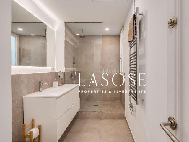 Piso en venta en Barcelona, Raval. Pieza única en la zona en Sant Antoni. Pisos.