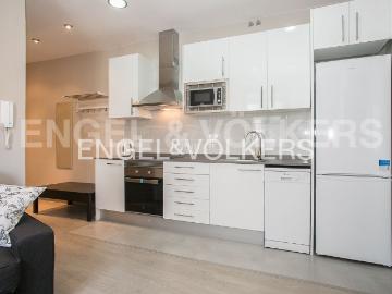 Piso en venta en Barcelona, Raval. Piso nuevo amueblado en centro de Barcelona. Pisos.