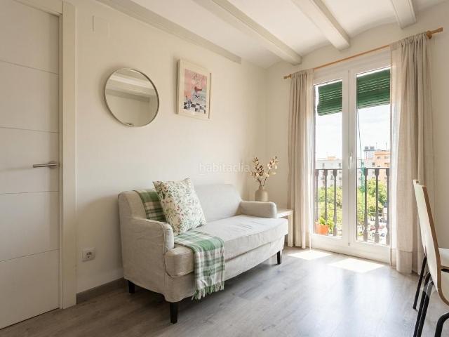 Piso en venta en Barcelona, Raval. Piso con encanto, muy luminoso y reformado. Pisos.