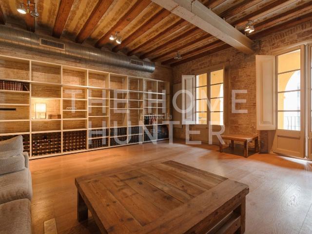Piso en venta en Barcelona, Raval. Piso de 213 m2 con terraza en venta en El Raval, Barcelona. Pisos.