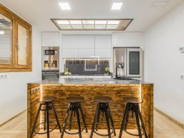 Piso en venta en Barcelona, Raval. Piso de 4 dormitorios en venta en El Raval, Barcelona. Pisos.