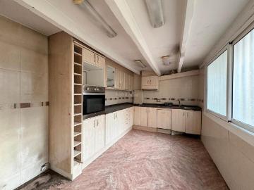 Piso en venta en Barcelona, Raval. Piso de 94 m2 Joaquim Costa, 3 hab. Pisos.