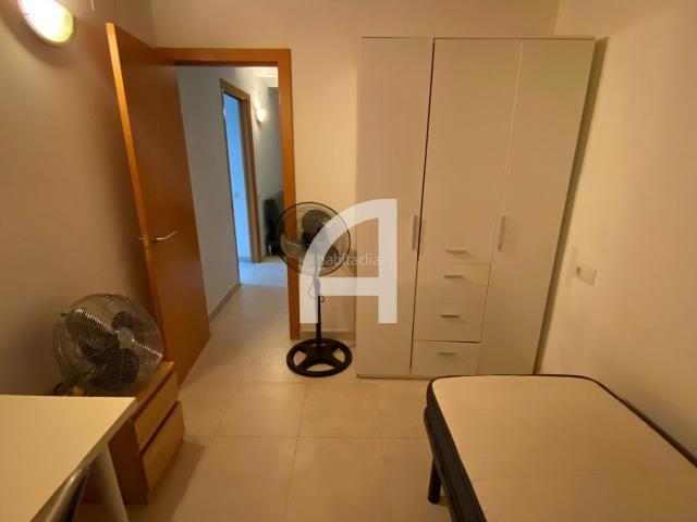 Piso en venta en Barcelona, Raval. PISO EXTERIOR CON TRES DORMITORIOS DOBLES. Pisos.