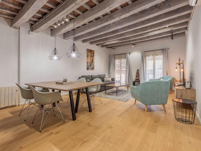 Piso en venta en Barcelona, Gòtic. Exclusivo piso reformado con Encanto Histórico junto a La Rambla y La Boquería. Pisos.