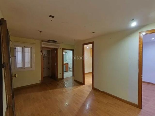 Piso en venta en Barcelona, Raval. Piso en calle Joaquin Costa, 48, Barcelona. Pisos.