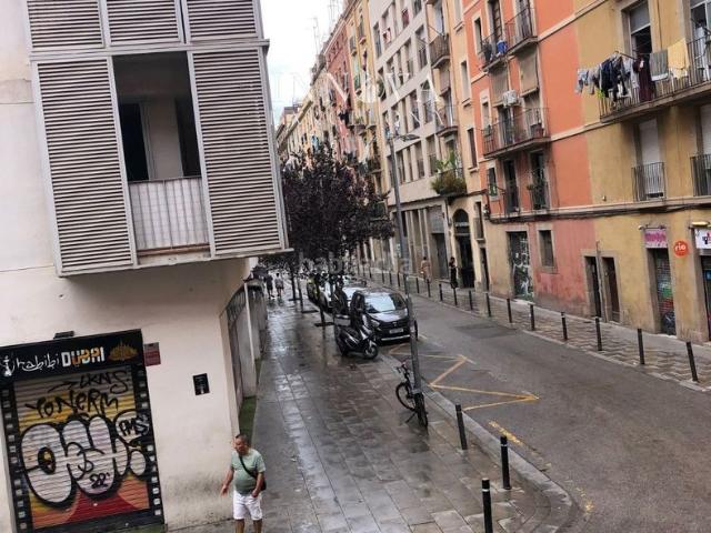 Piso en venta en Barcelona, Raval. piso en calle Robador Barcelona. Pisos.