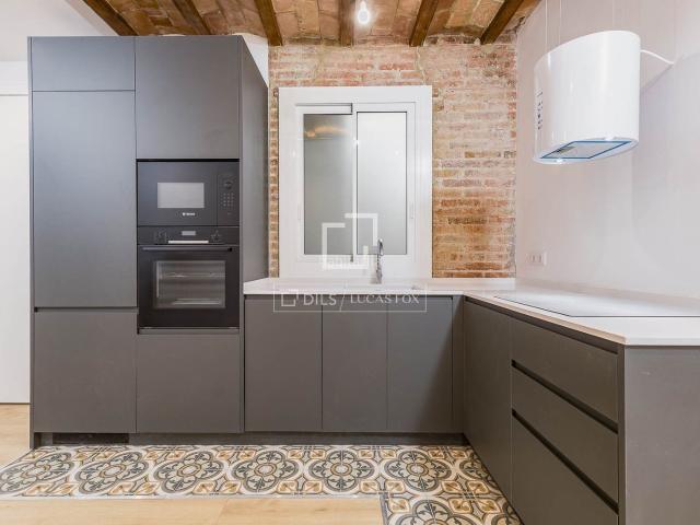 Piso en venta en Barcelona, Raval. Piso en excelentes condiciones de 2 dormitorios en venta en Eixample Izquierdo. Pisos.