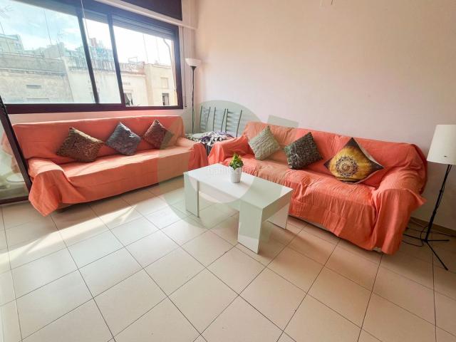 Piso en venta en Barcelona, Raval. Piso en venta con inquilino Carrer de la Guàrdia, 12, 4º 3ª Barcelona. Pisos.