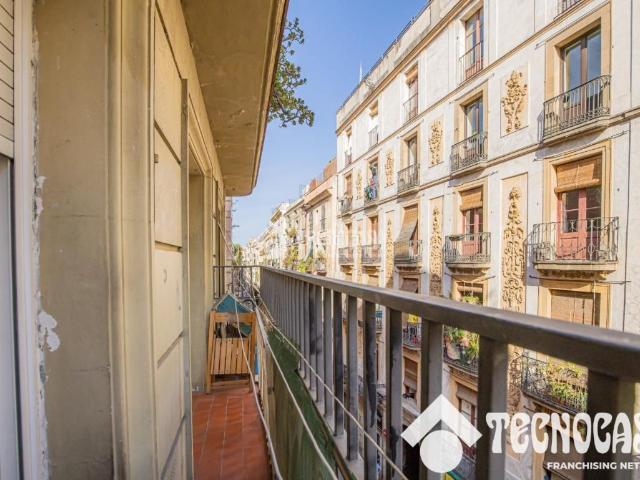 Piso en venta en Barcelona, Raval. Piso en venta en Barcelona. Pisos.