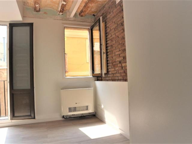 Piso en venta en Barcelona, Raval. Piso en venta en C. Sant Martí Barcelona. Pisos.
