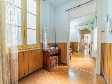 Piso en venta en Barcelona, Raval. Piso en venta en calle Junta de Comerç. Pisos.