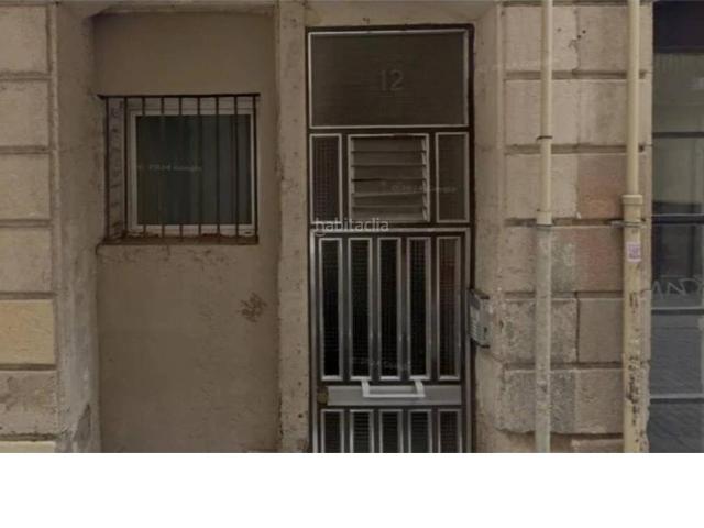 Piso en venta en Barcelona, Raval. Piso ALQUILADO en venta en calle Lleo. Pisos.