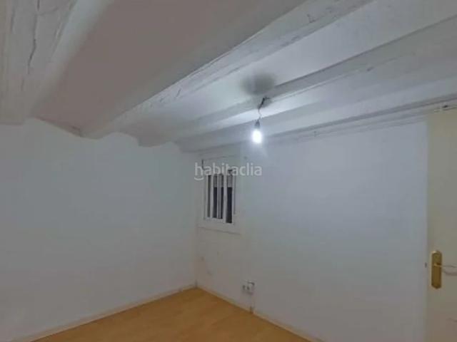Piso en venta en Barcelona, Raval. Piso en venta en calle Robador. Pisos.
