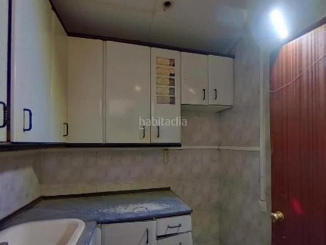 Piso en venta en Barcelona, Raval. Piso en venta en calle Robador. Pisos.