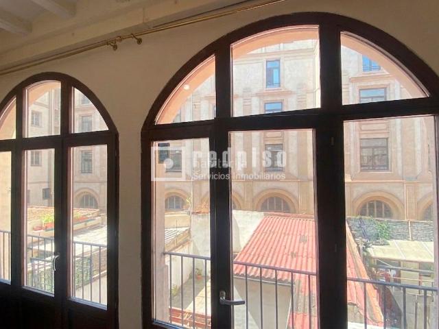 Piso en venta en Barcelona, Raval. PISO EN VENTA EN CALLE SALVADOR RAVAL. Pisos.
