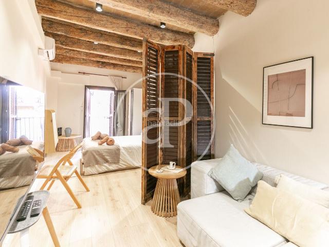 Piso en venta en Barcelona, Raval. Piso en venta en calle Sant Antoni Abat. Pisos.