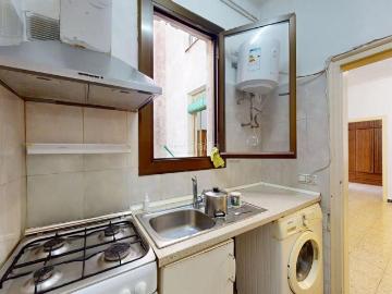 Piso en venta en Barcelona, Raval. Piso en Venta en Sant Antoni. Pisos.