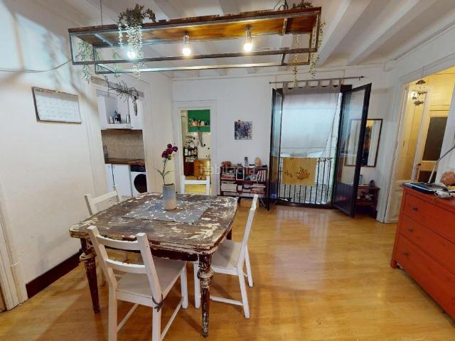Piso en venta en Barcelona, Raval. Piso en venta Junta de comerç. Pisos.