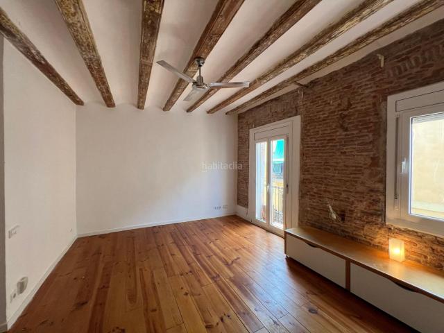 Piso en venta en Barcelona, Raval. Piso junto a la Ronda de Sant Antoni. Pisos.