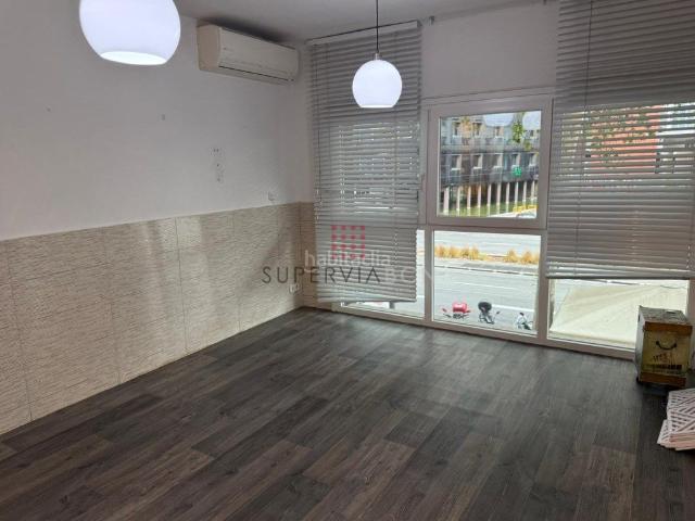 Piso en venta en Barcelona, Raval. Piso reformado en el Paral.lel. Pisos.