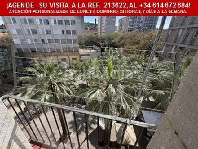 Piso en venta en Barcelona, Raval. Piso reformado, exterior y muy luminoso en Barcelona. Pisos.