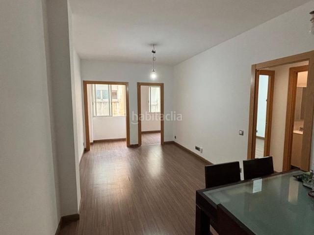 Piso en venta en Barcelona, Raval. Piso Semireformado en El Raval, Barcelona por 295,000. Pisos.