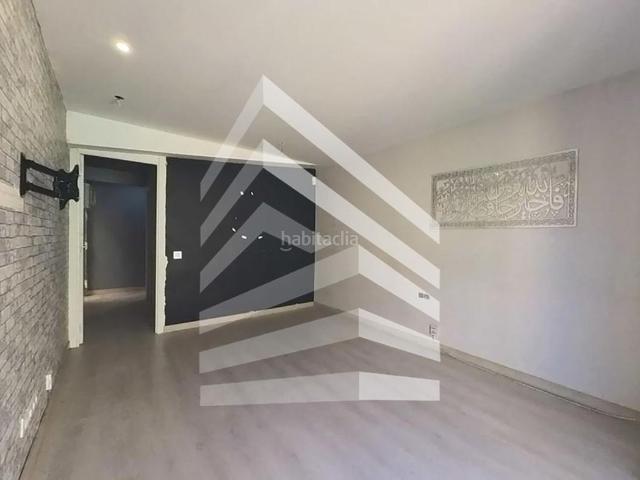 Piso en venta en Barcelona, Raval. Pisos.