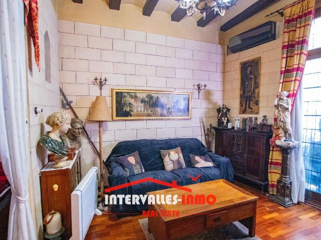 Piso en venta en Barcelona, Raval. Pisos.