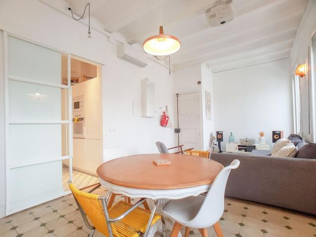 Piso en venta en Barcelona, Raval. Pisos.