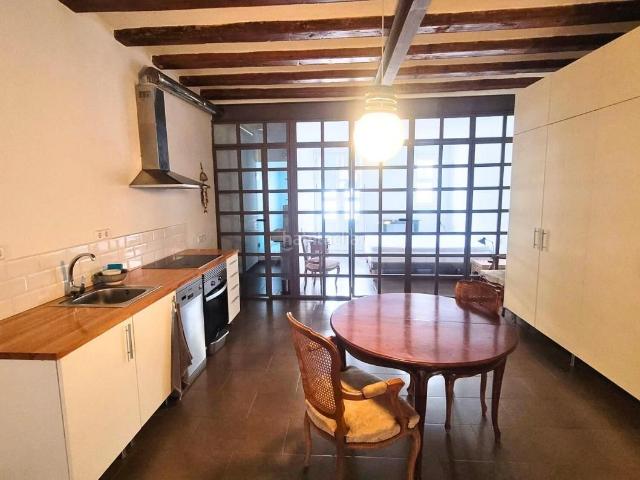 Piso en venta en Barcelona, Raval. Pisos.