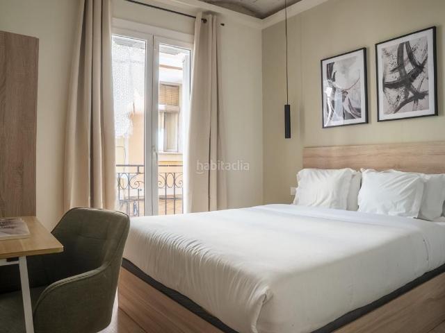 Piso en venta en Barcelona, Raval. Pisos.