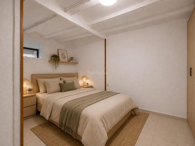 Piso en venta en Barcelona, Raval. Pisos.