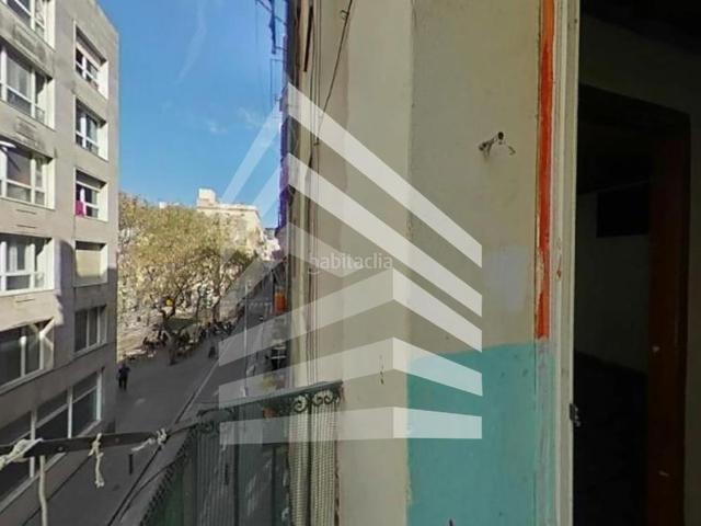 Piso en venta en Barcelona, Raval. Pisos.