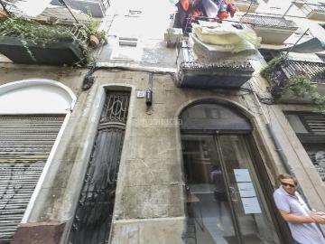 Piso en venta en Barcelona, Raval. Pisos.