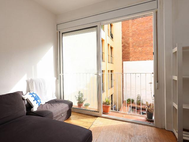Piso en venta en Barcelona, Raval. Pisos.