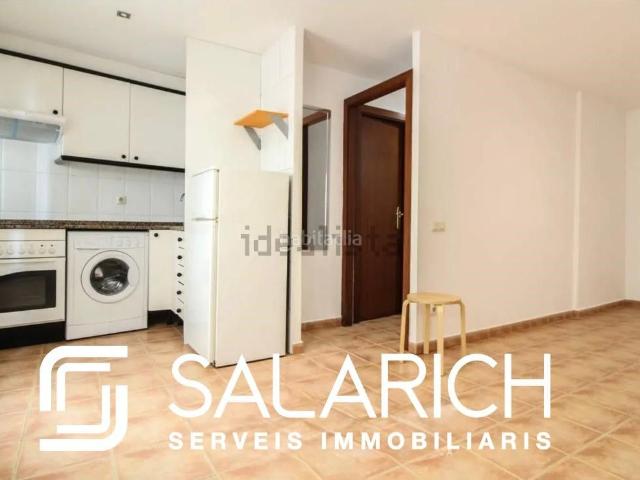Piso en venta en Barcelona, Raval. Pisos.