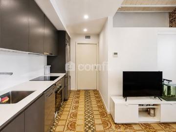 Piso en venta en Barcelona, Raval. Pisos.